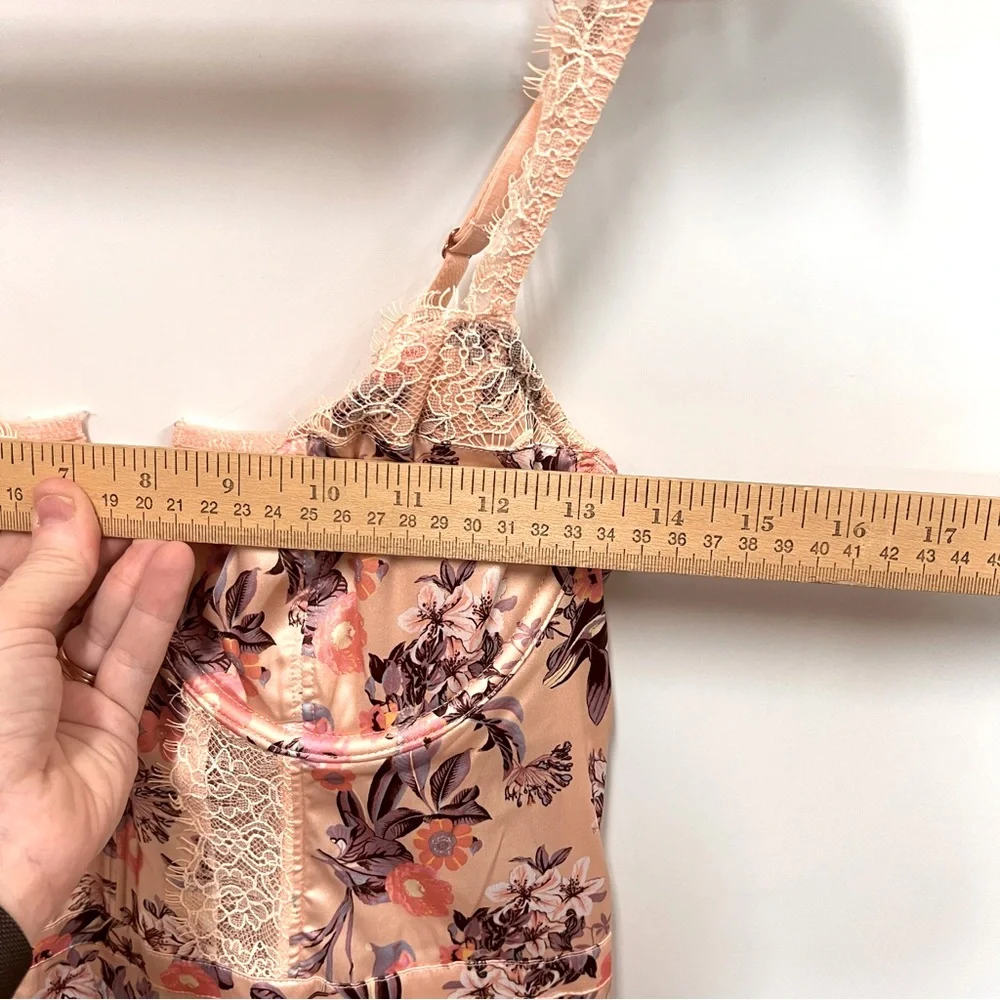 Floral Lace Trim Dress - Picture 14 of 16